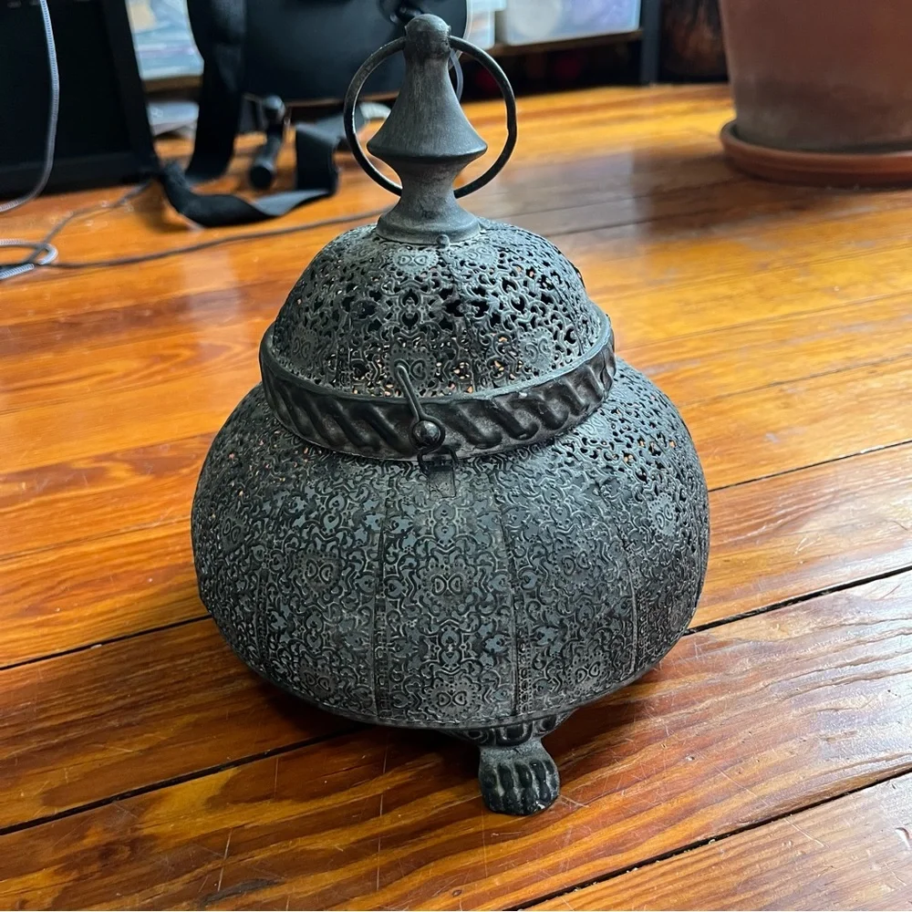 Antique-Style Metal Lantern - Picture 3 of 6